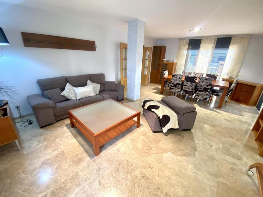 סאלו For A Stay Balears Beach מראה חיצוני תמונה